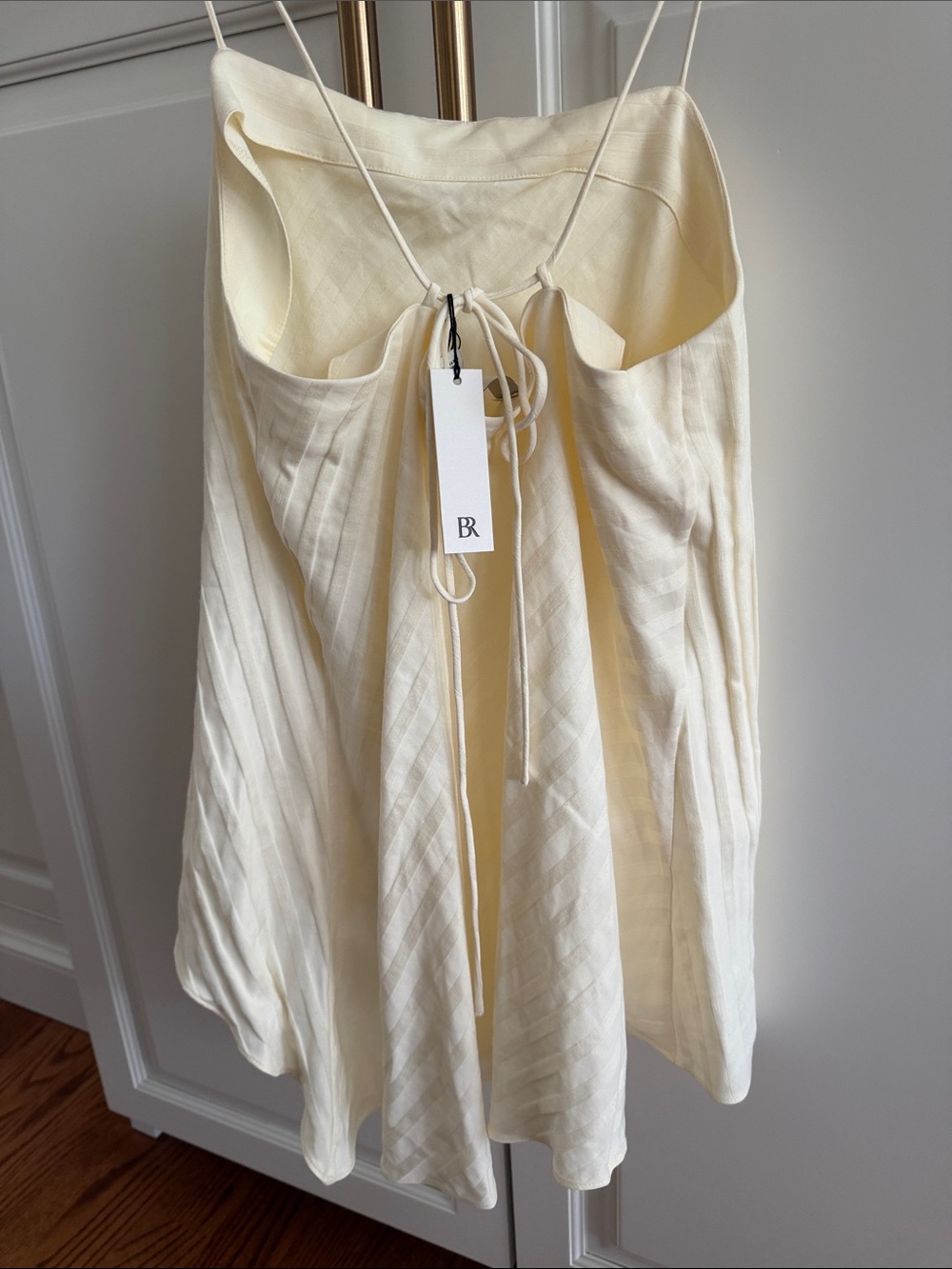 Banana Republic light buttery yellow hi-Low top XS NWT